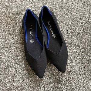 Black Rothy’s Flats